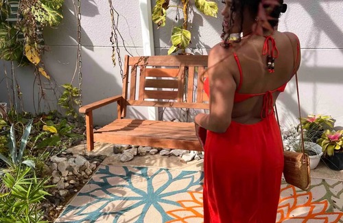 Mucarabones Apartment | Private Studio, with to much space at the gardens and many amenities like pool.