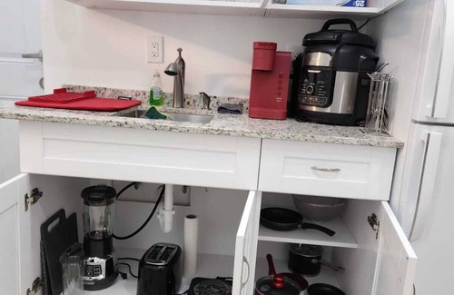 Lake Worth Apartment | Private studio with working space, in Lake Worth Beach