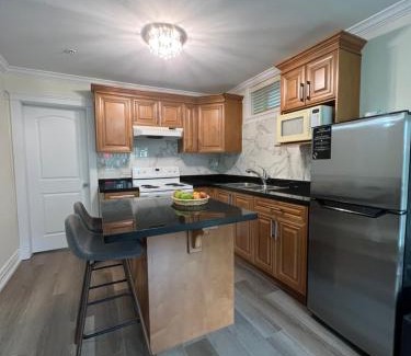 Sunset Apartment | Private suite 1 bed 1 bath 15 mins YVR and downtown 舒适安静