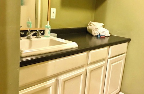 El Cerrito House | Private Suite in Little Hill for Extended Stay. Pet Friendly!