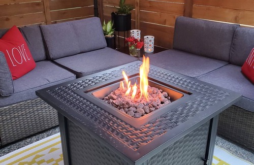 North Rose Hill House | Private suite with a sauna, located area with convenient access to the highway