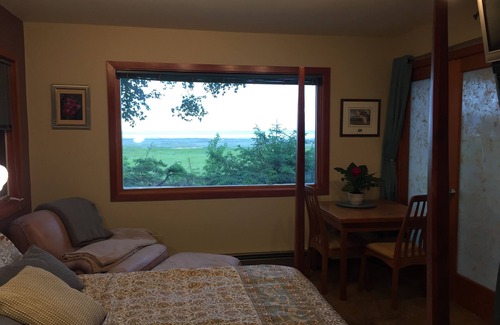 Bayshore - Klatt House | PRIVATE SUITE WITH a VIEW