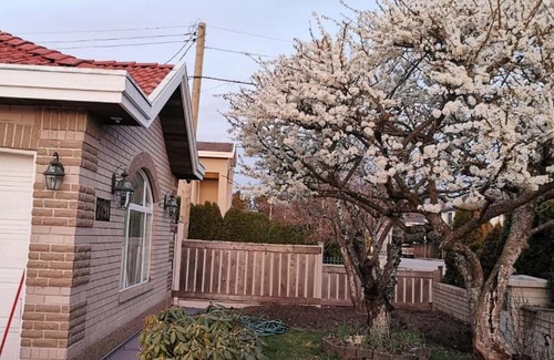 Richmond Bed & Breakfast | Private Suite with Separated Entrance