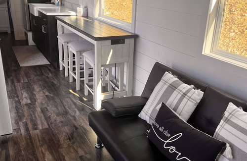 Davenport Cabin | Private Tiny Home Lake View, Hunters Welcome, Boat Parking