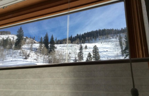 Intermountain House | Private Townhome in W. Vail very close to the slopes on a free shuttle.