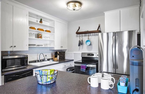 Richmond House | Private, Tranquil Living in Historic RVA Awaits!