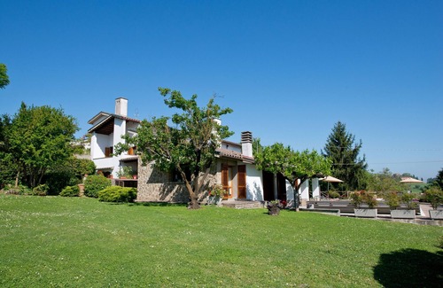 Gambassi Terme Villa | Private villa near Certaldo and San Gimignano with swimming pool and large garden.