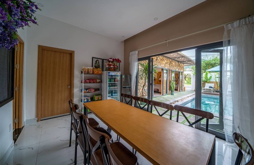 Tho Quang Beach Villa | Private Villa with a beautiful a swimming pool