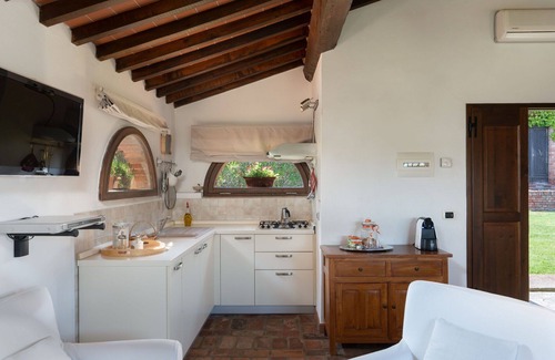 Santarello Villa | Private Villa with hot tub, WIFI, private pool, TV, pets allowed, parking, close to Montepulciano