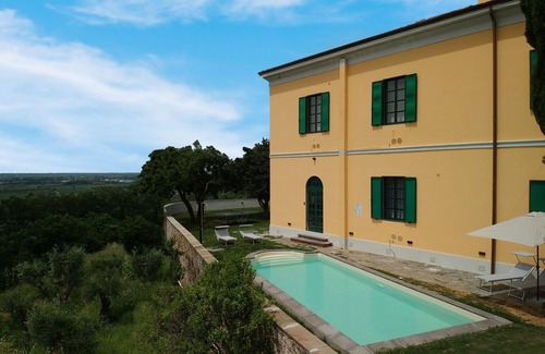 Massarosa House | Private Villa with private pool, WIFI, A/C, TV, veranda, panoramic view, close to Viareggio