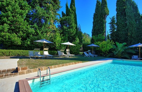 Camaiore Villa | Private Villa with private pool, WIFI, A/C, hot tub, TV, patio, panoramic view, close to Viareggio