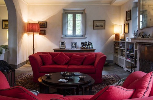 Peccioli Villa | Private villa with views over the Tuscan hills