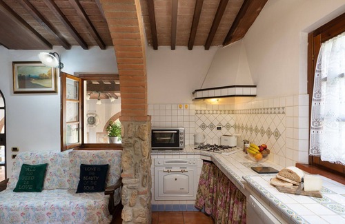 Bibbona Villa | Private Villa with WIFI, A/C, private pool, TV, patio, pets allowed, panoramic view, parking