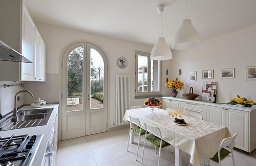 Figline e Incisa Valdarno Villa | Private Villa with WIFI, A/C, private pool, TV, terrace, panoramic view, close to Greve In Chianti