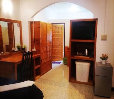 Chaloklum Apartment | Private well priced Guesthouse available to rent