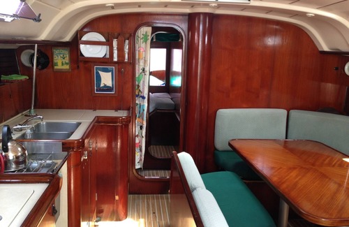 Gros Islet Boat Rental | Private yacht, day sail and houseboat
