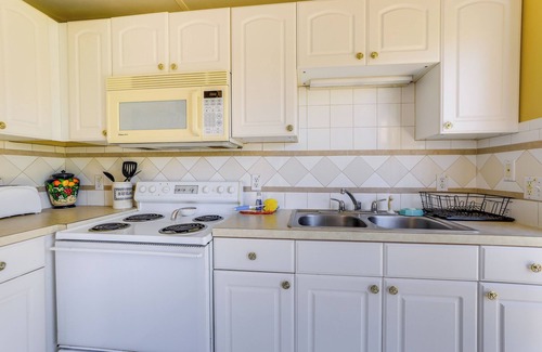 Pinellas Park Apartment | Private Yard & Patio: Studio in Pinellas Park