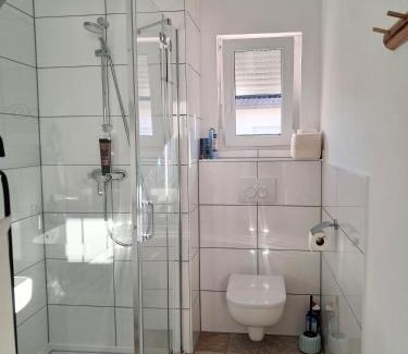 Efringen-Kirchen House | Privates Zimmer mit Bad