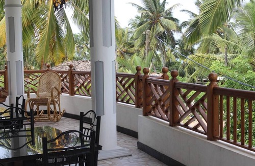 Weligama Villa | Privet Villa Lion Place in waligama has 10 beds rooms with one family rooms