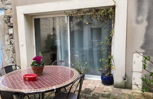 Boulbon House | Proche de Toutes Commodités. Idéalement Situé, Près Davignon, Arles et Nimes
