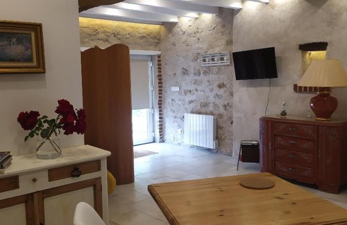 Saint-Remy-en-Rollat House | Proche de Vichy studio dans ancienne ferme