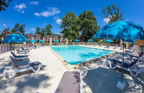 Barbaste Apartment | Proche du cours de golf + piscines sur place !