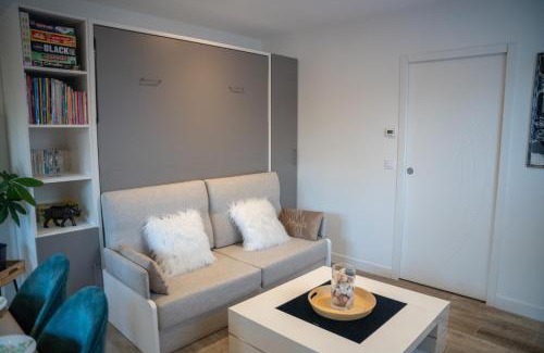 Vertou House | Projecteur sur ma bulle - Studio Viens dans ma bulle avec JACUZZI privé