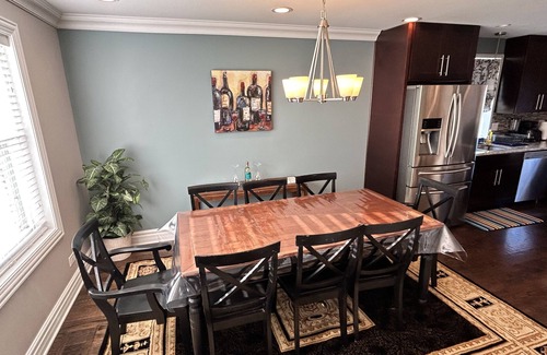 Westchester House | PROMO 10% WEEKLY AND 15% MONTHLY! Jacuzzi, King Beds, Easy Access to DT Chicago!