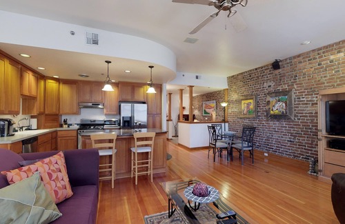 New Tacoma Condo | PROMO 15% WEEKLY/45% MONTHLY DISCOUNTnTacoma's Theater Dist. High-End Condos.