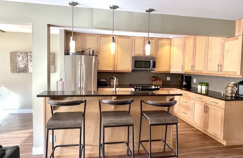 Ucluelet Condo | PROMO 5% WEEKLY AND 5% MONTHLY DISCOUNT!nFamily Friendly Waterfront condo