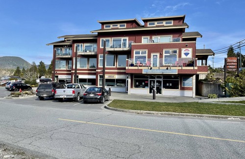 Ucluelet Condo | PROMO 5% WEEKLY AND 5% MONTHLY DISCOUNT!nFamily Friendly Waterfront condo