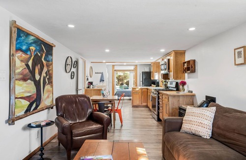 Nederland House | PROMO WEEK & MONTHLY DISCOUNTS!nCreekside Home, walk to everything in Nederland!