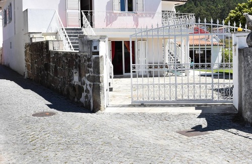 Marinhas Villa | Promotion; Charming villa in the heart of a typical and picturesque village in Esposen