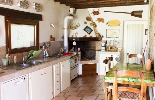 Cornoleda Apartment | PROMOTION TRAVEL WITH BABY IN THE FAMILY from 16 to 23 August cot, high chair