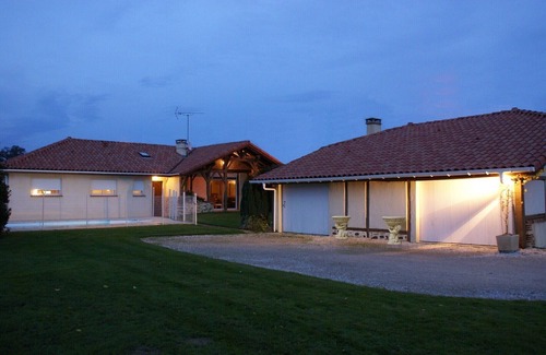 Villenave House | PROPERTY WITH CHARACTER- JACUZZI SWIMMING POOL - Between ocean & inland