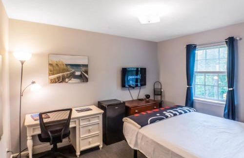 Fifeville House | Prospect Hill Cville House share with private bath in quiet comfort home