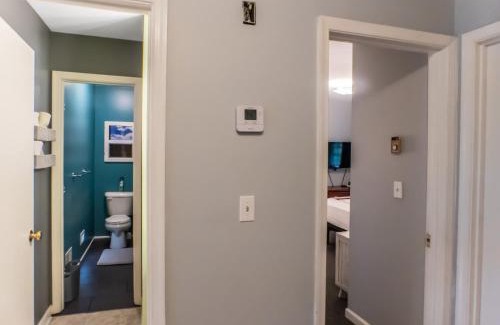 Fifeville House | Prospect Hill Cville House share with private bath in quiet comfort home