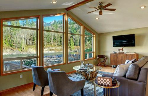 Gold Bar House | Prospector's Bend