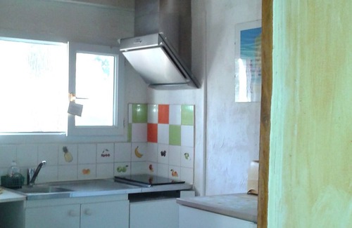 Lambesc House | PROVENCE - CHARMING LITTLE HOUSE NESTED AMONG PINE TREES