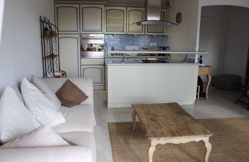 Golfe Juan Apartment | Provence modern 3 rooms seaview apart on the beach. Air Conditioned. Car park