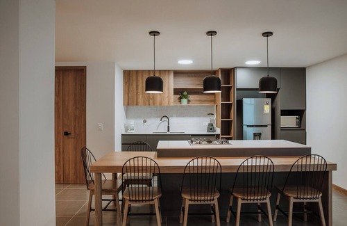 Las Lomas I Apartment | Provenza! Private Jacuzzi/Roof Top 3 BR/AC - 301