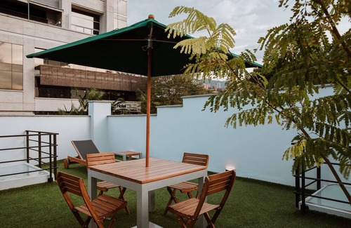 Las Lomas I Apartment | Provenza! Private Jacuzzi/Roof Top 3 BR/AC - 301