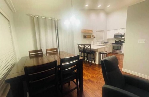 Provo House | Provo Home - self-contained 2 bedroom 2 bathroom upper unit