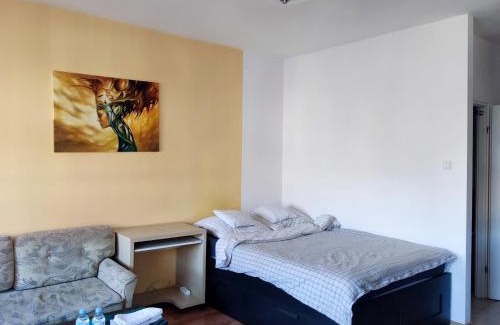 Bialoleka Apartment | Przestronne studio na spokojnym osiedlu, Free parking space