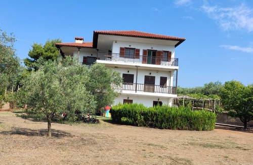 Psakoudia Apartment | Psakoudia old olive trees apartment 50 m2 with 2 bedrooms and sea view