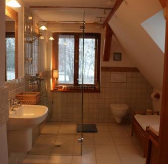 Bystrzyca Kłodzka House | Pszczelarnia Dom Pracy Twórczej