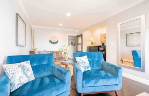 Roseville - Fleet Ridge Apartment | Pt Loma Panoramic Views - 1 Bedroom Suite