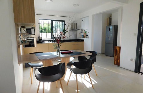 Albion Villa | P’tit Komfor Villa in Albion west coast with private pool and 250m from beach