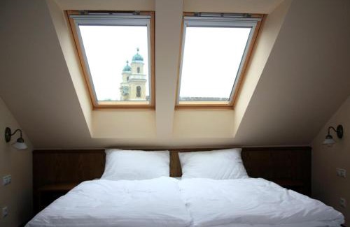 Csakvar Bed & Breakfast | Publo Étterem és Panzió