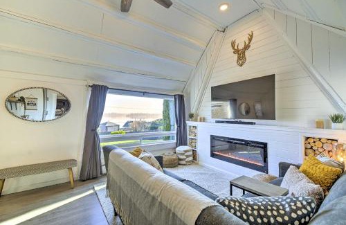 West Hills House | Puget Sound Cabin with Hot Tub and Water Views!